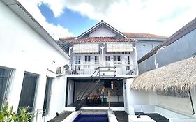 White Sandat Guest House